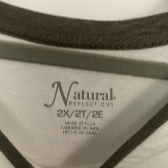 3/4 length Thankful Fall tee. Baseball style - off white and olive green. 2XL - Picture 3 of 3